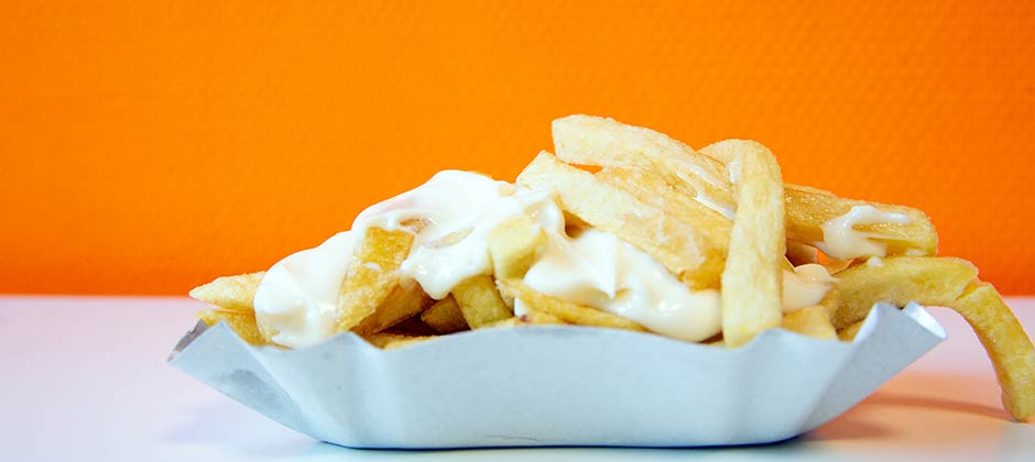 Pommes mit Mayo